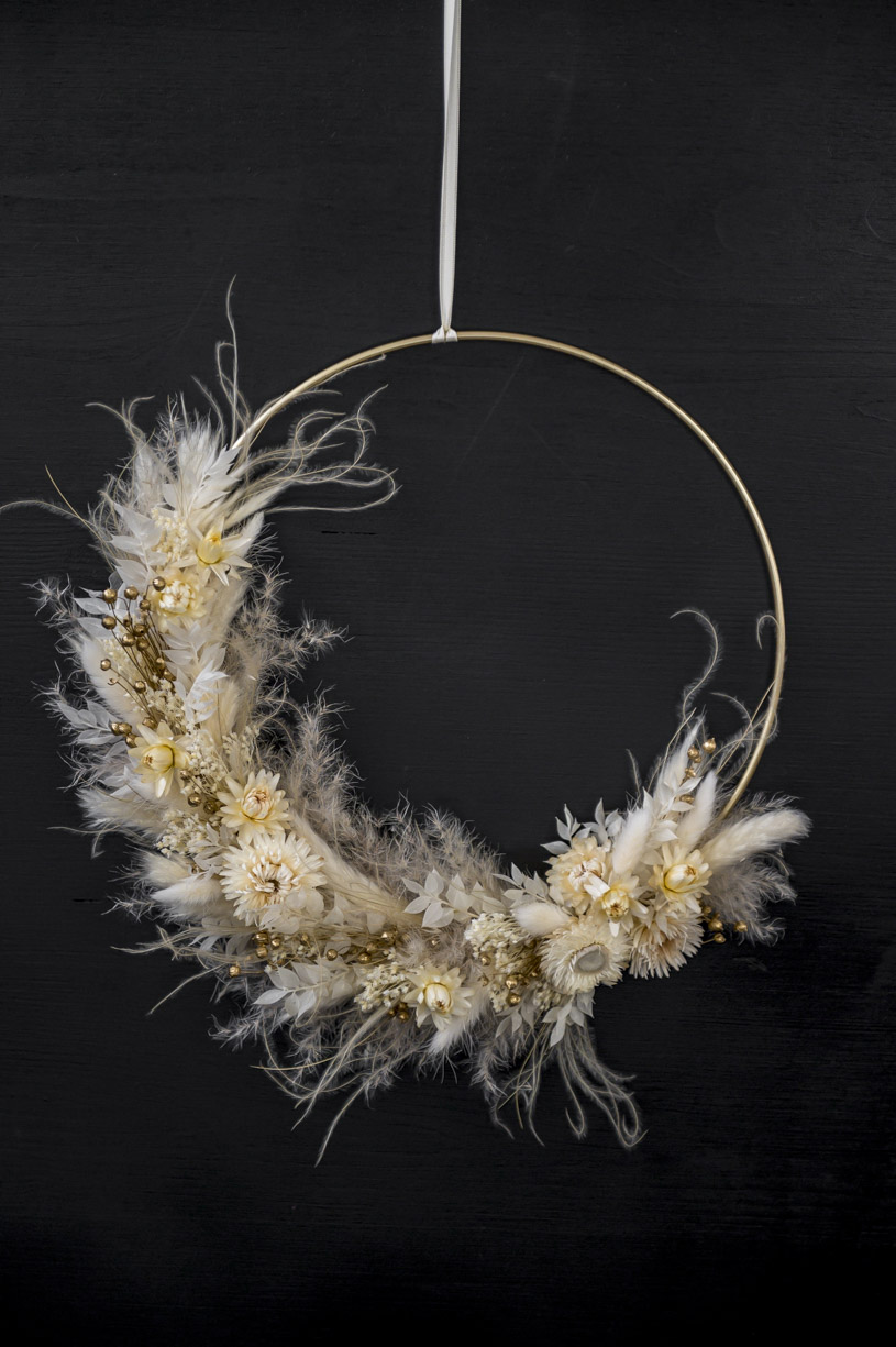 Trockenblumen - Trockenblumenstrauß - Pampasgras - Türkranz / Flower Hoop „gold'n glow xmas“