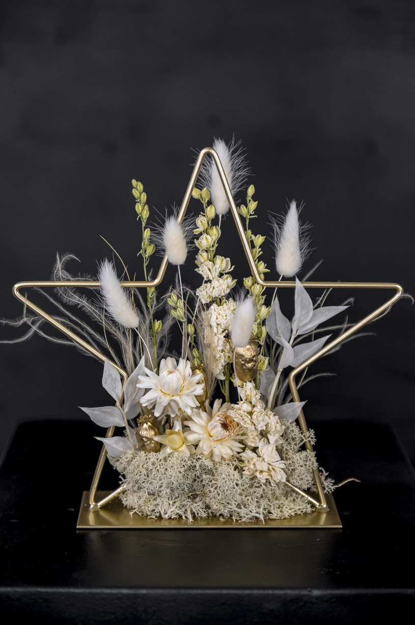 Trockenblumen - Trockenblumenstrauß - Pampasgras - Metallstern mit Trockenblumen "gold'n xmas"