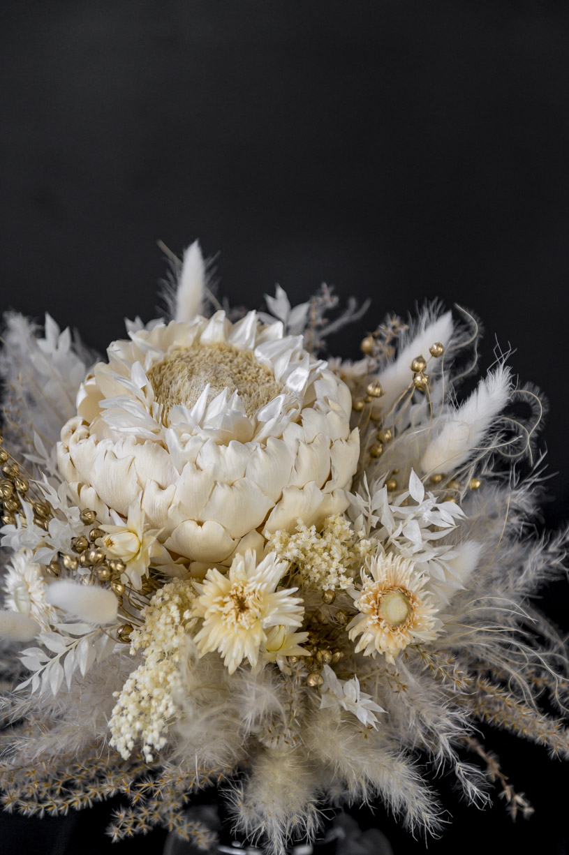 Trockenblumen - Trockenblumenstrauß - Pampasgras - Trockenblumenstrauß "gold'n artichoke xmas" – Bild 2