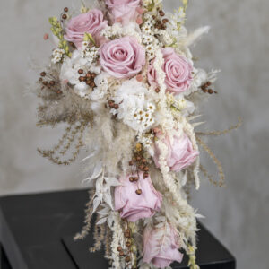 abfließender Brautstrauss aus Trockenblumen "vintage LOVE"